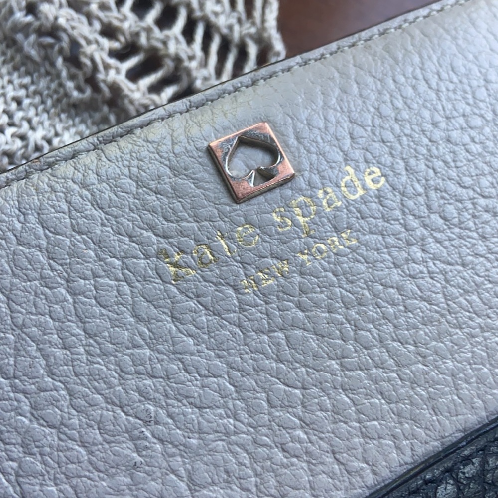 Kate Spade Staci Colorblock Bifold Beige Wallet - Picture 2 of 16